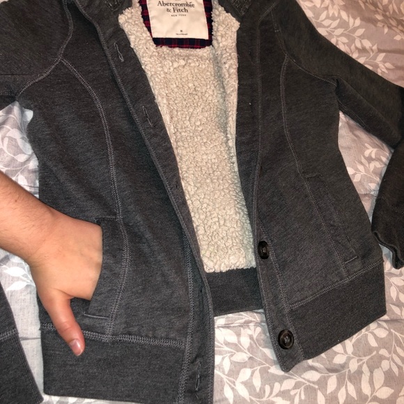 Women’s Jacket - Picture 3 of 6